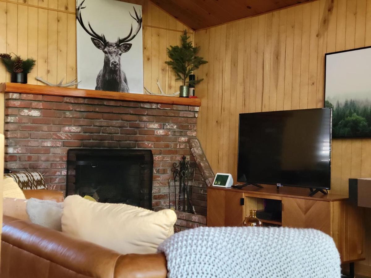 Cresta Lunar- Cozy And Modern 2 Bedroom Cabin 빅 베어 레이크 외부 사진